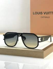 Picture of Louis Vuitton Sunglasses _SKUfw76513110fw
